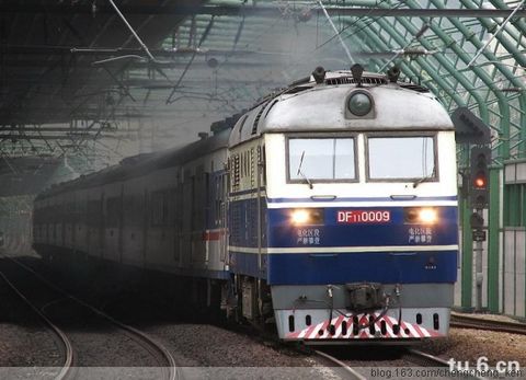 東風11（DF11）型準高速客運內燃機車